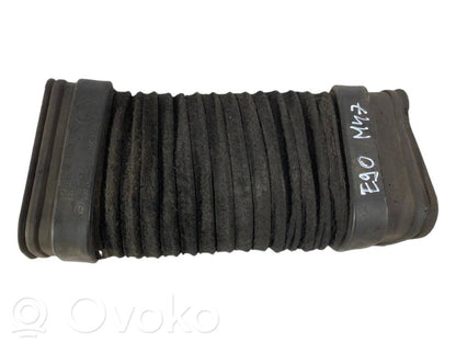 Caurulīte (-es) / šļūtene (-es)