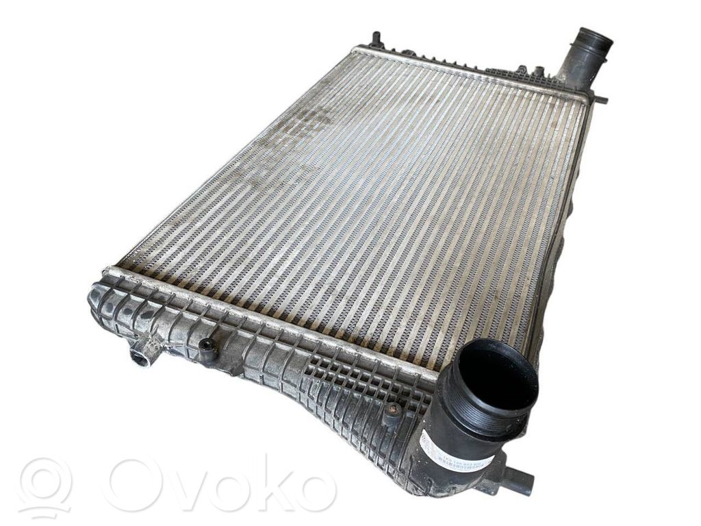 Starpdzesētāja radiators