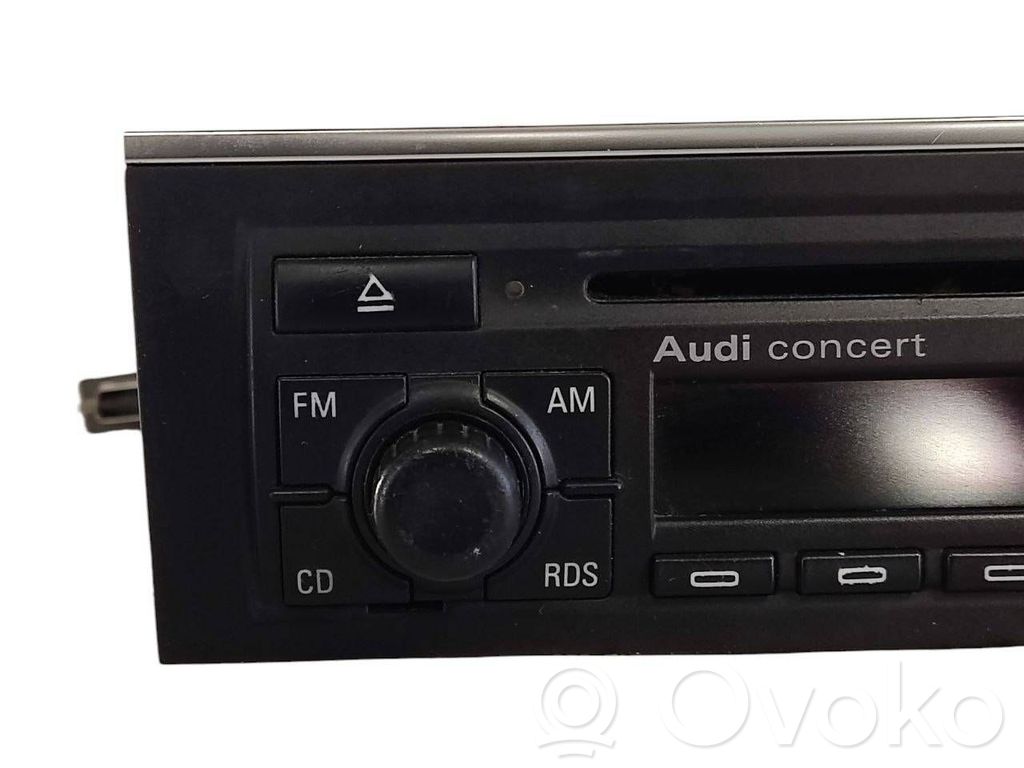 Radio / CD/DVD atskaņotājs / navigācija