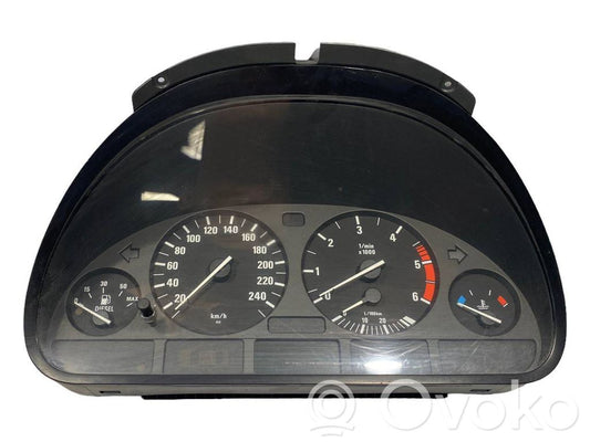 Speedometer (in the instrument panel)