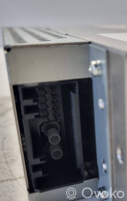 Radio / CD/DVD atskaņotājs / navigācija