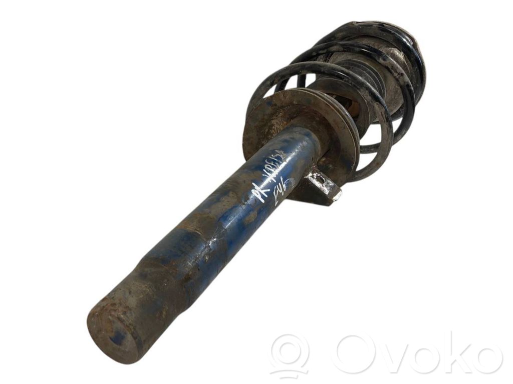 Priekšpusē amortizators ar atsperi