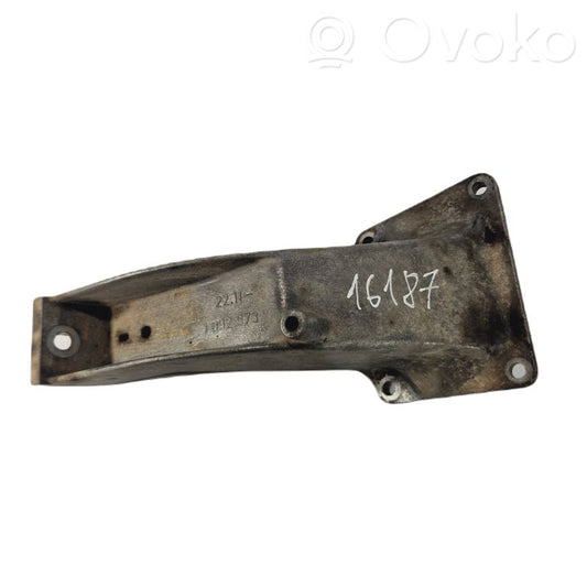 Engine mounting bracket