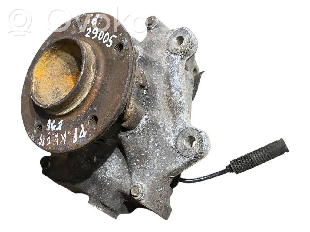 Priekšējā riteņa rumbas vārpstas šarnīrs (stupica, capfa)