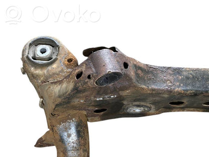 Pusrāmis aizmugurējais / priekšējais