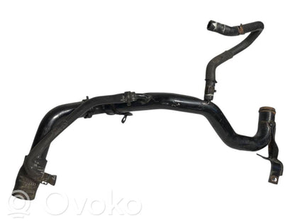 Caurulīte (-es) / šļūtene (-es)