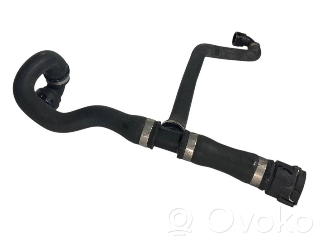 Caurulīte (-es) / šļūtene (-es)