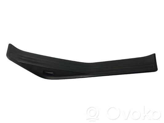 Rear door sill trim (inner)