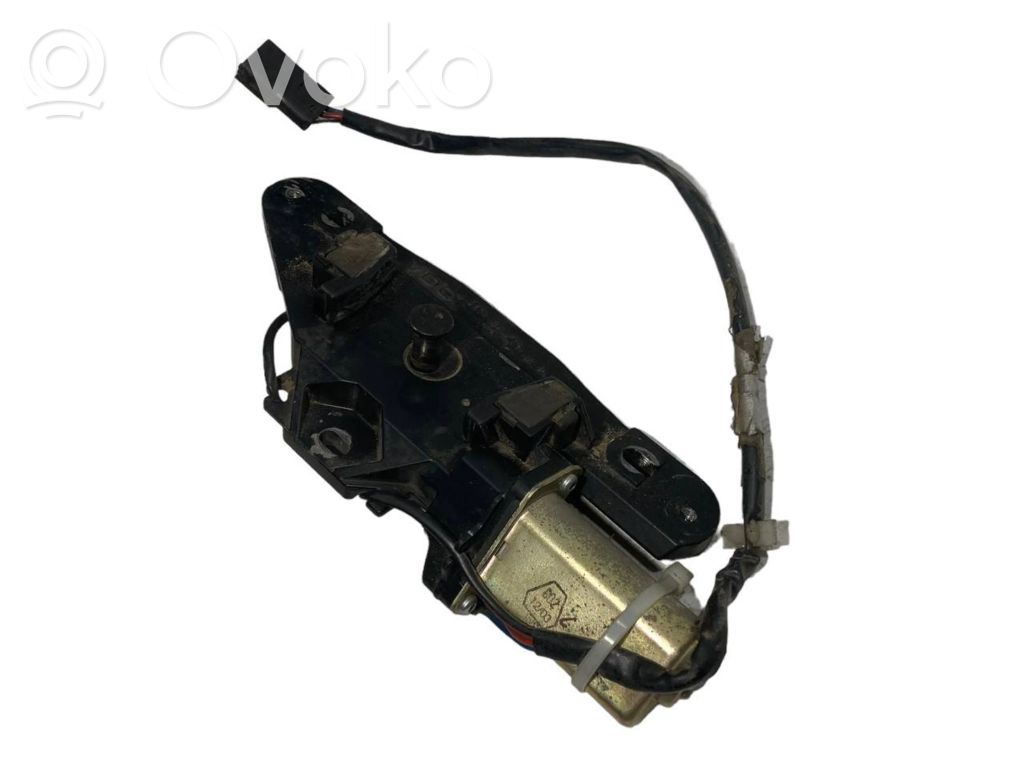 Tailgate latch
