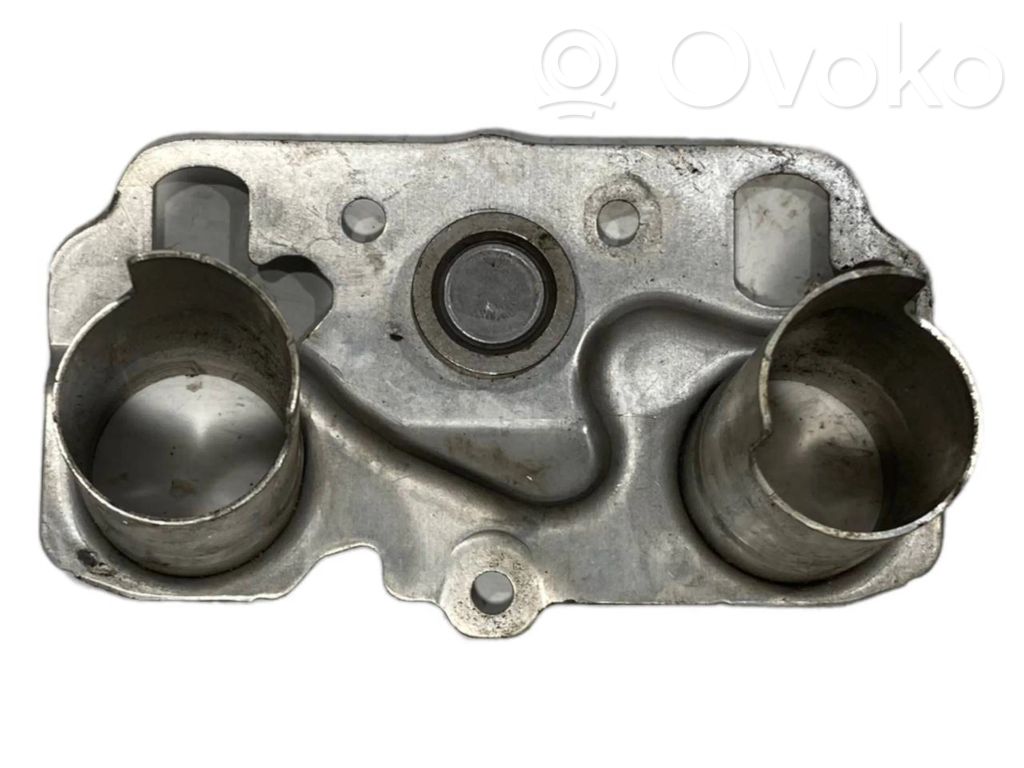 Cita veida dzinēja nodalījuma detaļa