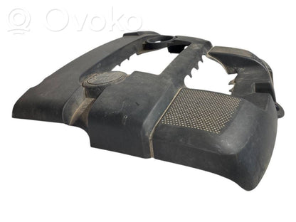 Dzinēja pārsegs (dekoratīva apdare)