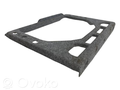 Bagāžnieka sānu apakšējās apdares panelis