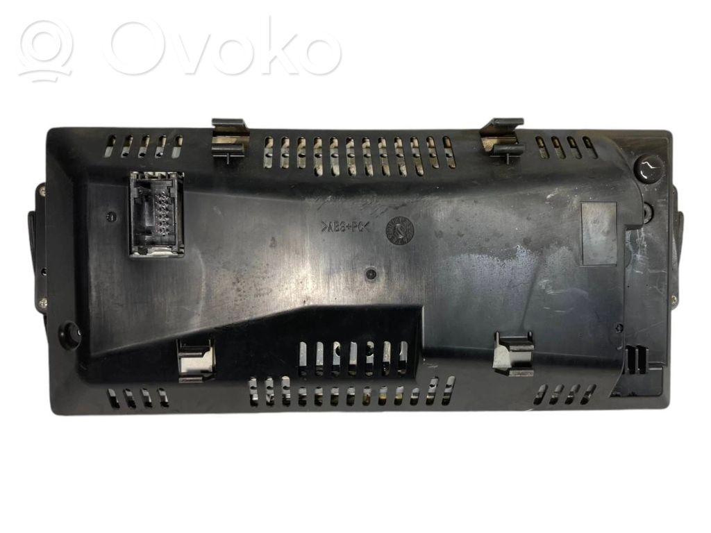 Ekrāns / displejs / mazais ekrāns