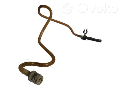 Caurule (-es) / šļūtene (-es)