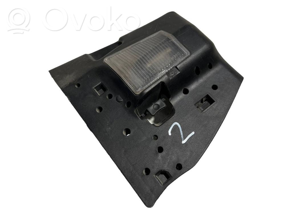 Aizmugurējā luktura detaļa