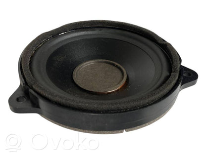 Speaker(s) in front door