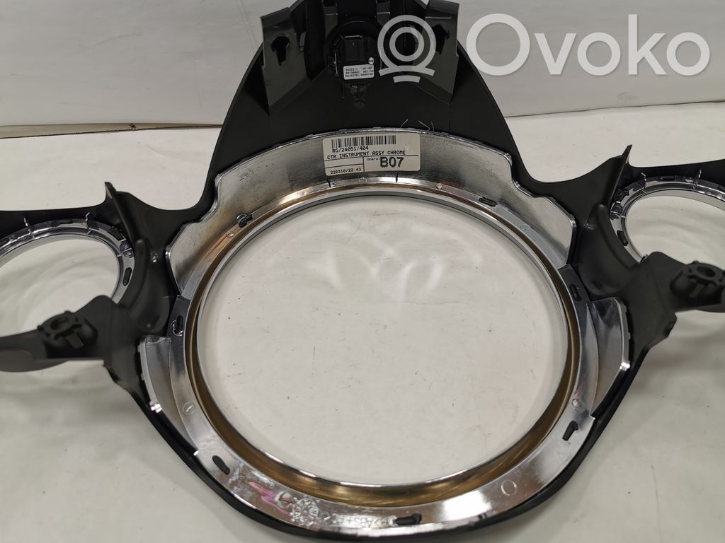 Instrumentu paneļa dekoratīvā apdare