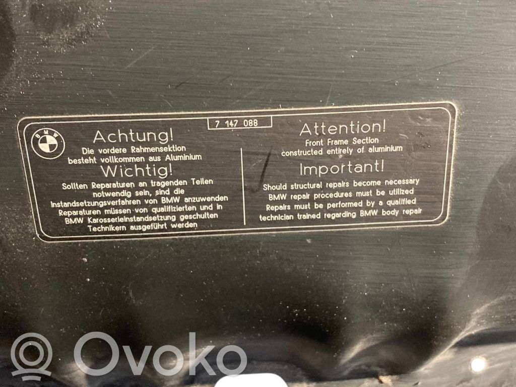 Radiatoru paneļa augšējā daļa (televizors)