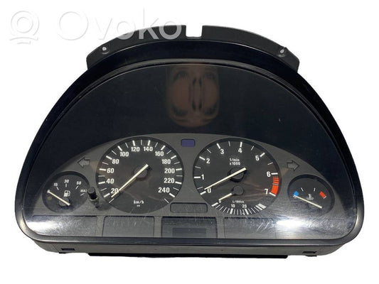 Speedometer (in the instrument panel)