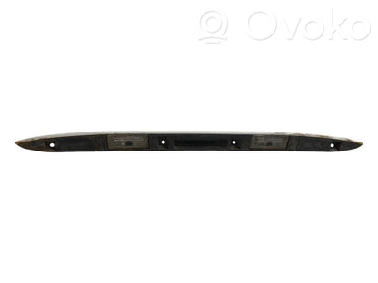 Bagāžnieka numura zīmes apgaismojuma līste