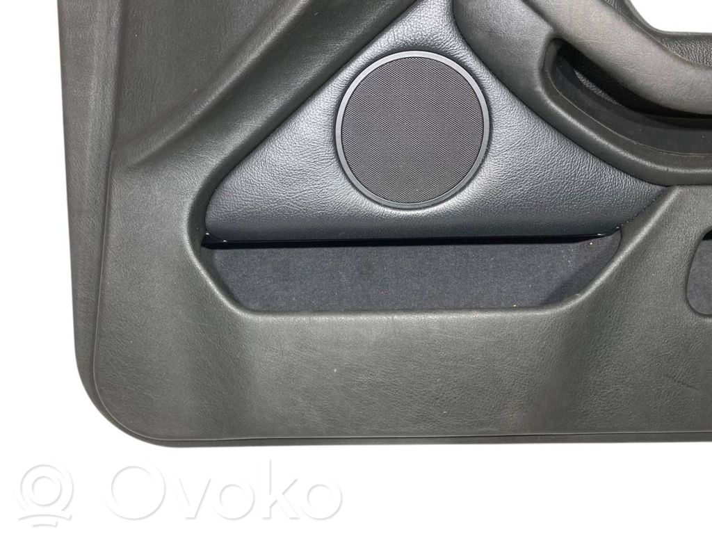 Priekšējo durvju apdare