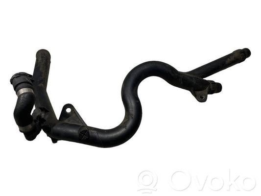 Caurulīte (-es) / šļūtene (-es)