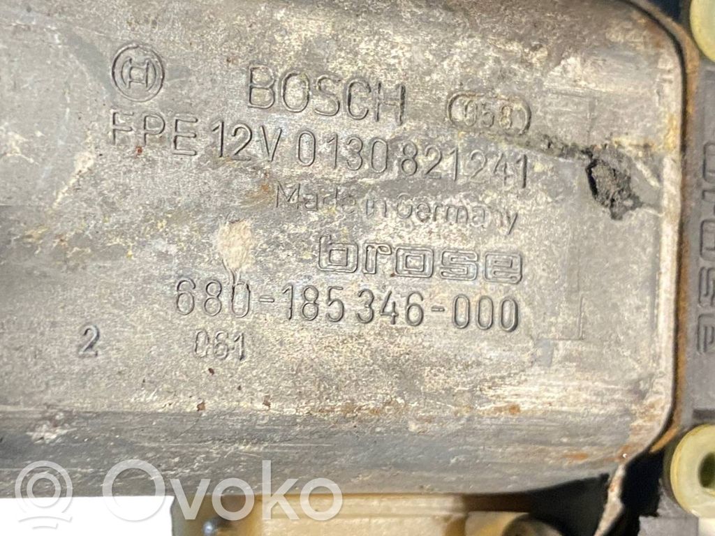 Priekšpusē elektriskā loga pacelšanas mehānisma komplekts