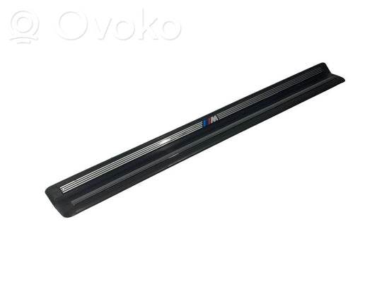 Priekšējā sliekšņa dekoratīvā apdare (iekšējā)