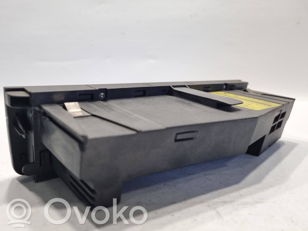 Gaisa kondicioniera / klimata kontroles / salona apsildes vadības bloks (salonā)