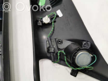 Твитер(ы) в передней двери