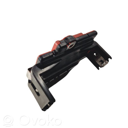 Positive wire connection assembly