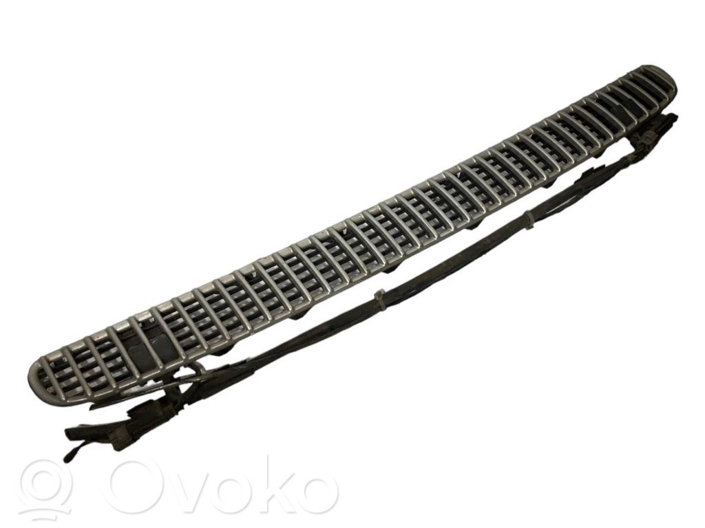 Bonnet decorative grille