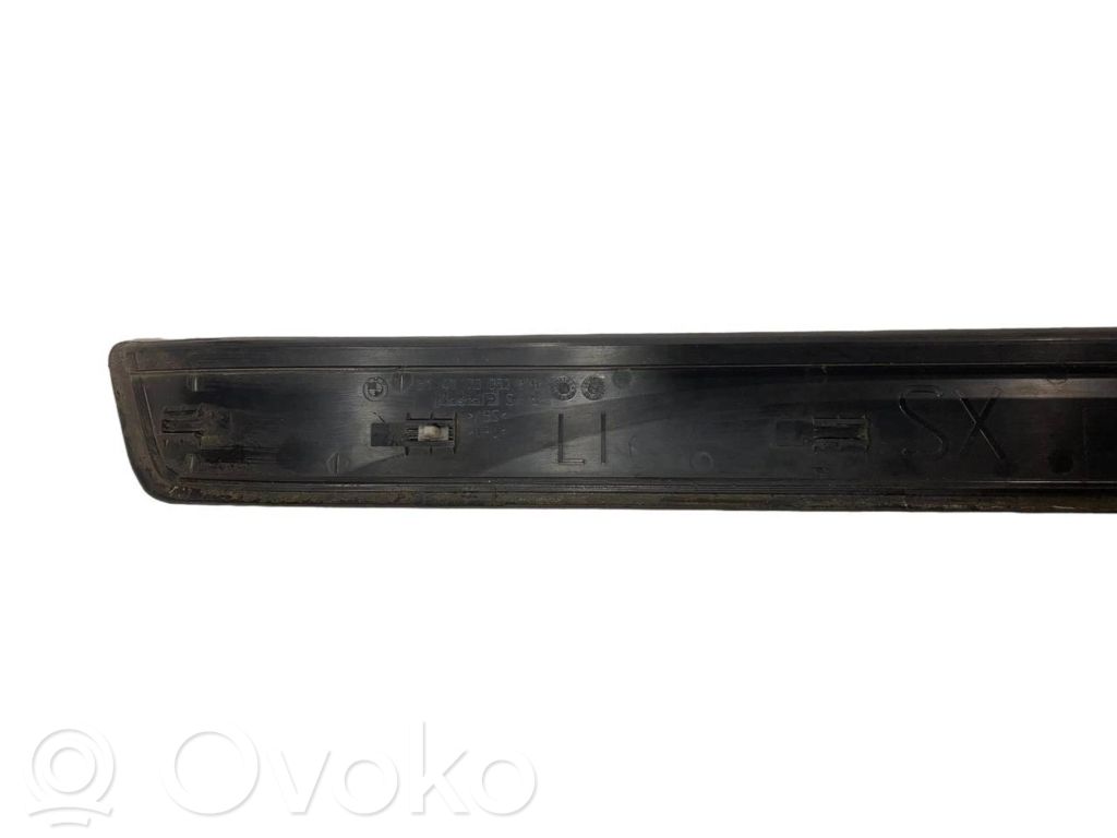 Priekšējā sliekšņa dekoratīvā apdare (iekšējā)