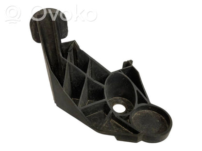 Priekšpusē bampera turētājs