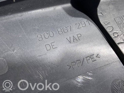 (B) statņa dekoratīvā apdare (apakšdaļa)