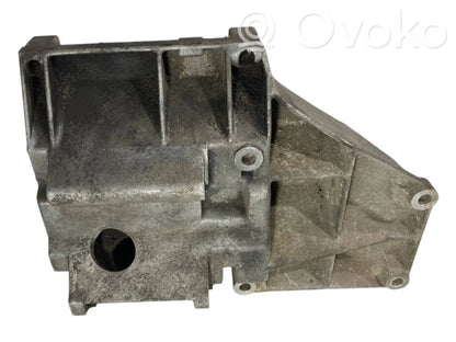 Dzinēja nostiprināšanas stiprinājums-kronšteins