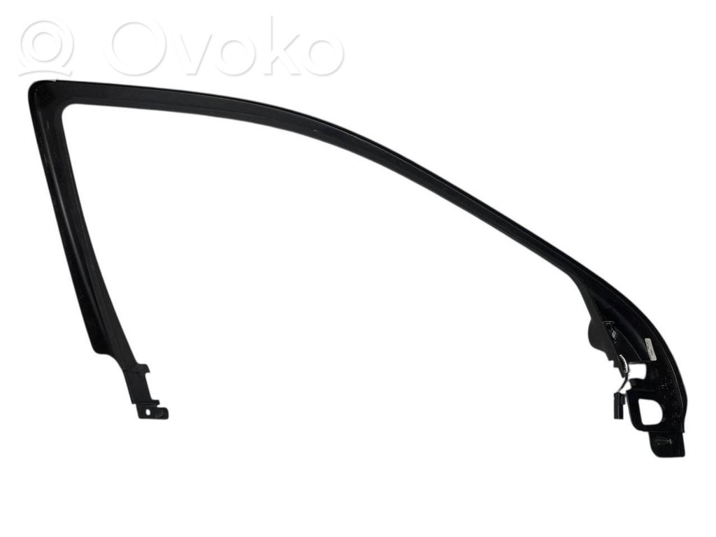 Priekšpusē durvju stikla apdare