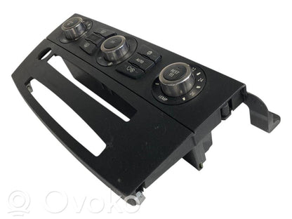 Gaisa kondicioniera / klimata kontroles / salona apsildes vadības bloks (salonā)