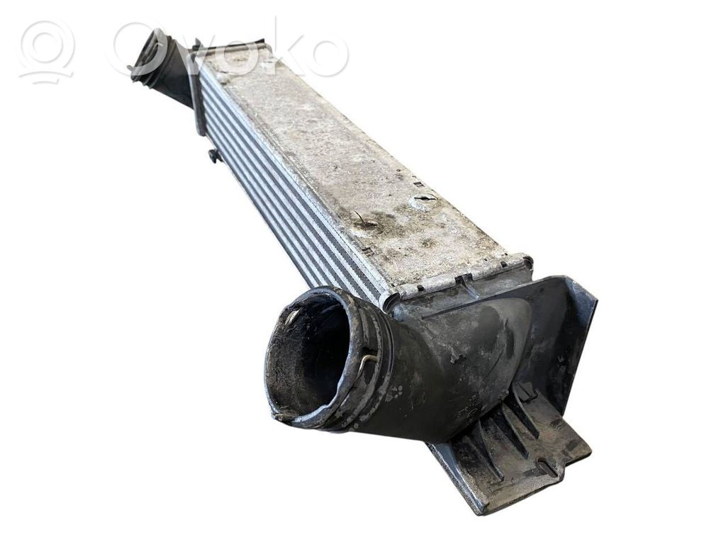 Starpdzesētāja radiators
