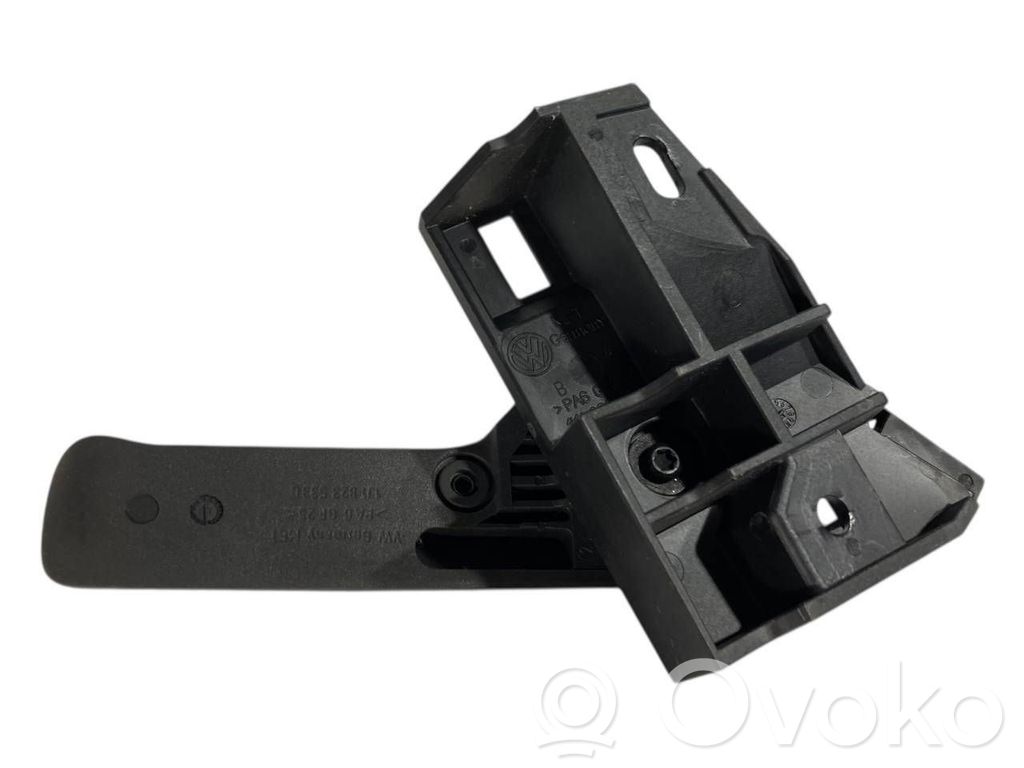 Dzinēja pārsega attaisīšanas rokturītis