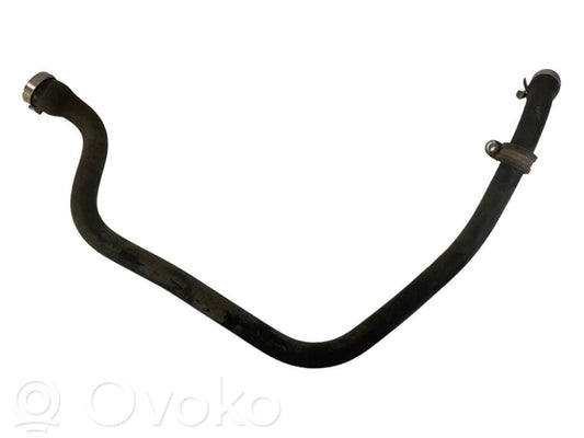 Caurulīte (-es) / šļūtene (-es)