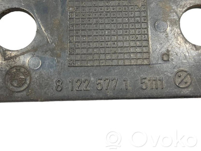 Priekšpusē bampera turētājs