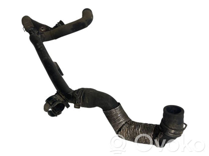 Caurulīte (-es) / šļūtene (-es)