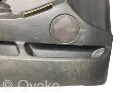 Priekšējo durvju apdare