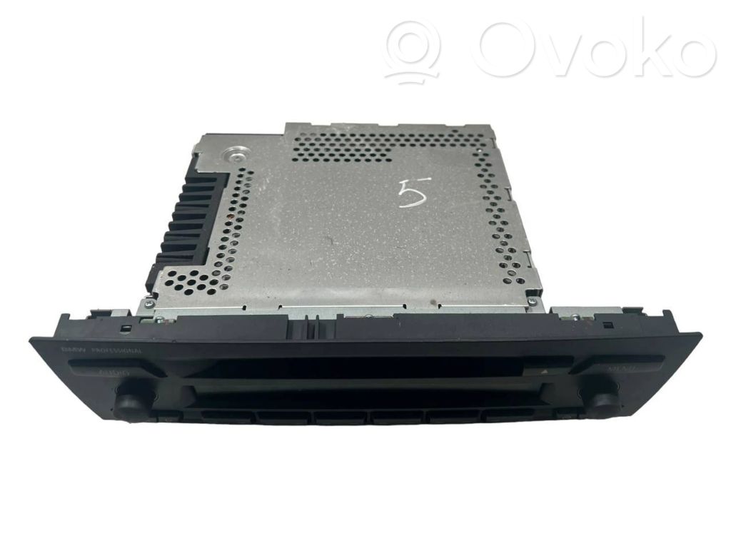 Radio / CD/DVD atskaņotājs / navigācija