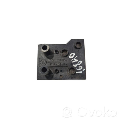 Positive wire connection assembly