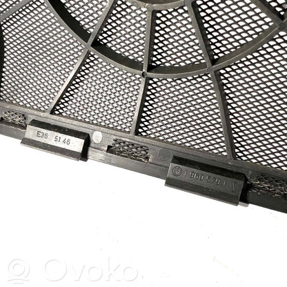 Plaukts skaļruņa dekoratīvā apdare