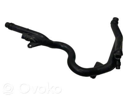 Caurulīte (-es) / šļūtene (-es)