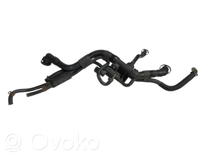 Caurulīte (-es) / šļūtene (-es)