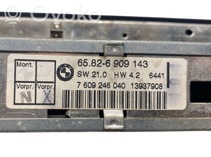 Radio / CD/DVD atskaņotājs / navigācija